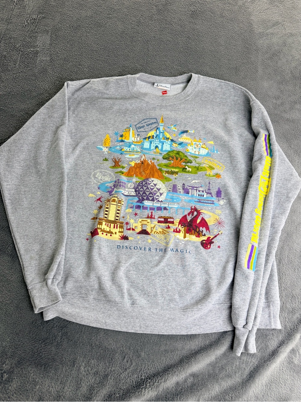 Walt Disney World DISCOVER THE MAGIC Compass Grey Women’s Sweatshirt - Medium
